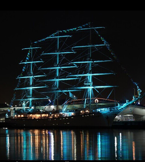 АРХИТЕКТУРНОЕ ОСВЕЩЕНИЕ ПАРУСНОГО СУДНА НАДЕЖДА