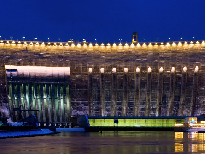 Грамотная подсветка здания – ключ к успешному бизнесу